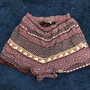 Charlotte Russe stripped print shorts